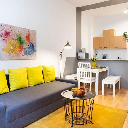 Cozy 2 Room Apartment Next To Hermannstrasse Berlin Dış mekan fotoğraf