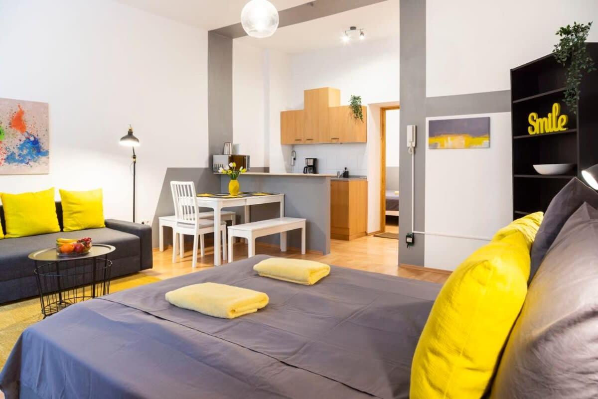 Cozy 2 Room Apartment Next To Hermannstrasse Berlin Dış mekan fotoğraf