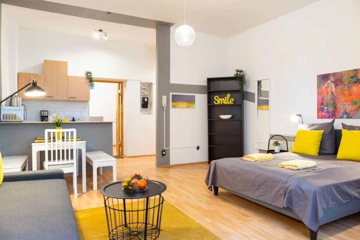 Cozy 2 Room Apartment Next To Hermannstrasse Berlin Dış mekan fotoğraf