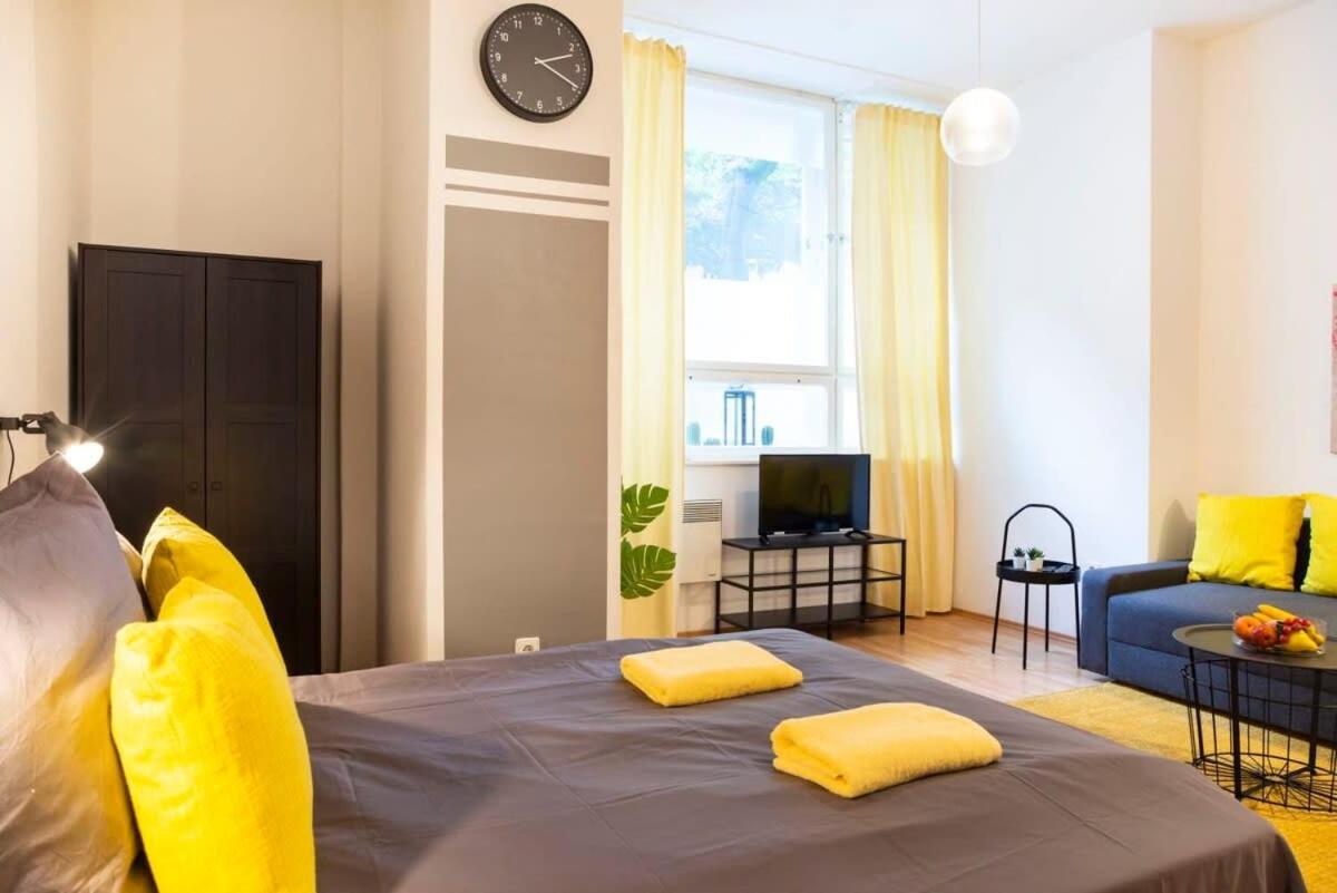 Cozy 2 Room Apartment Next To Hermannstrasse Berlin Dış mekan fotoğraf