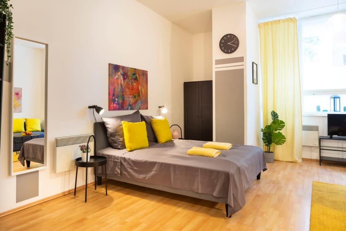 Cozy 2 Room Apartment Next To Hermannstrasse Berlin Dış mekan fotoğraf