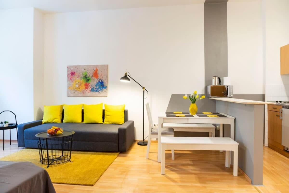 Cozy 2 Room Apartment Next To Hermannstrasse Berlin Dış mekan fotoğraf