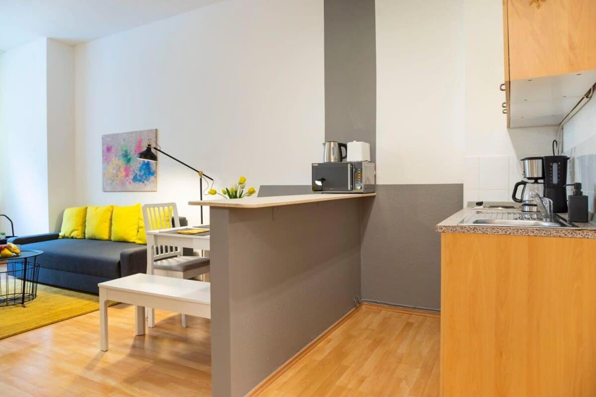 Cozy 2 Room Apartment Next To Hermannstrasse Berlin Dış mekan fotoğraf