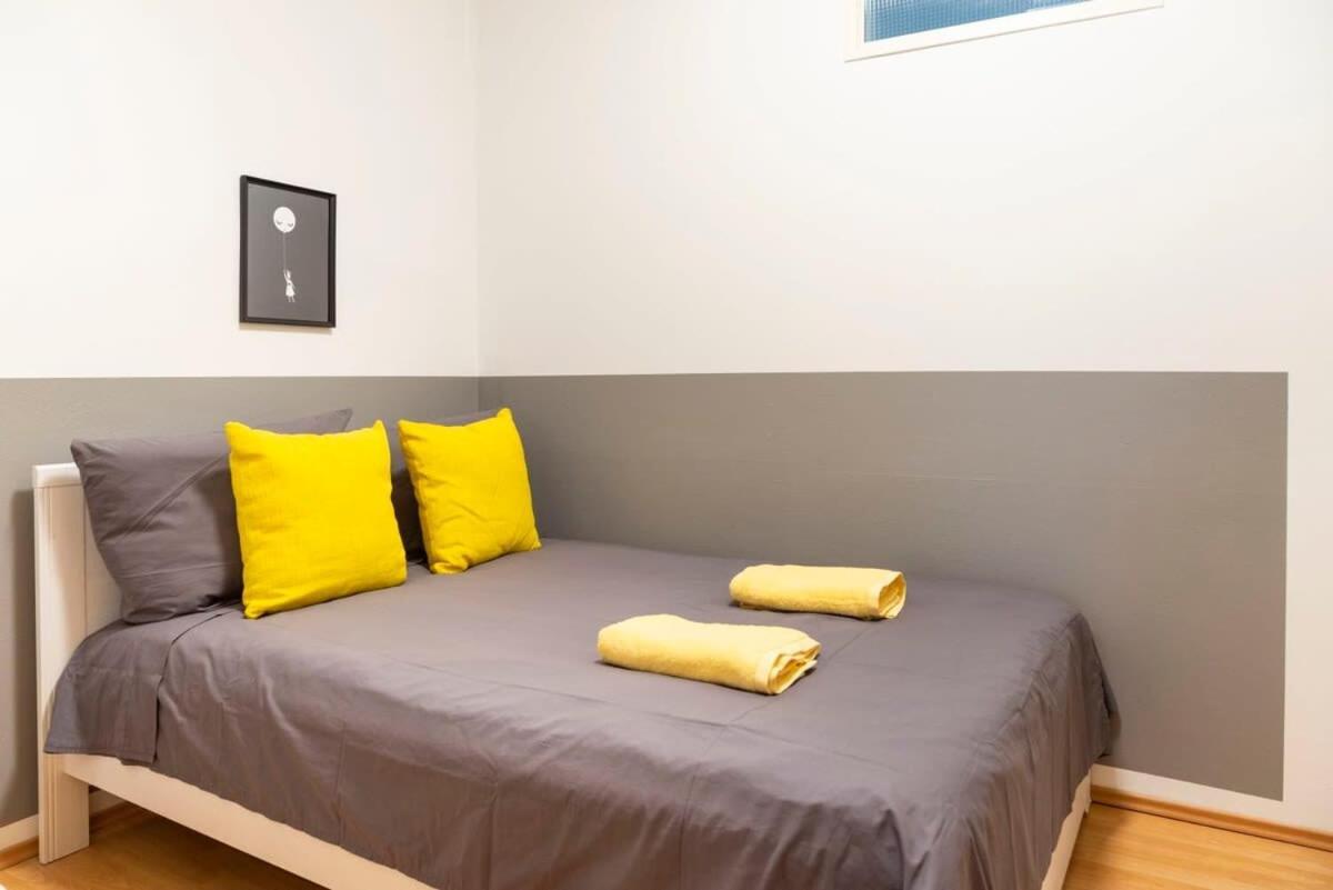 Cozy 2 Room Apartment Next To Hermannstrasse Berlin Dış mekan fotoğraf
